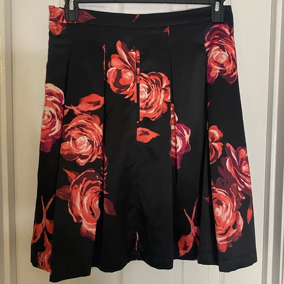 Eva Mendes Floral Skirt-8 - Picture 5 of 6